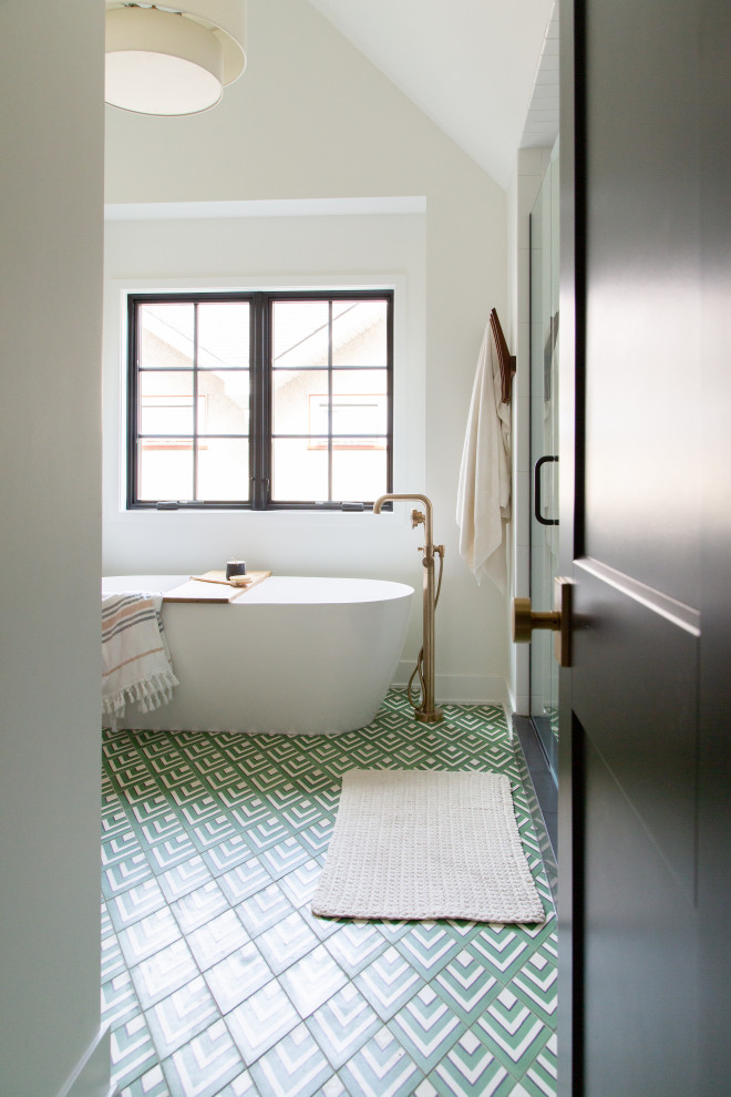Inspiration for a scandi bathroom in Chicago.