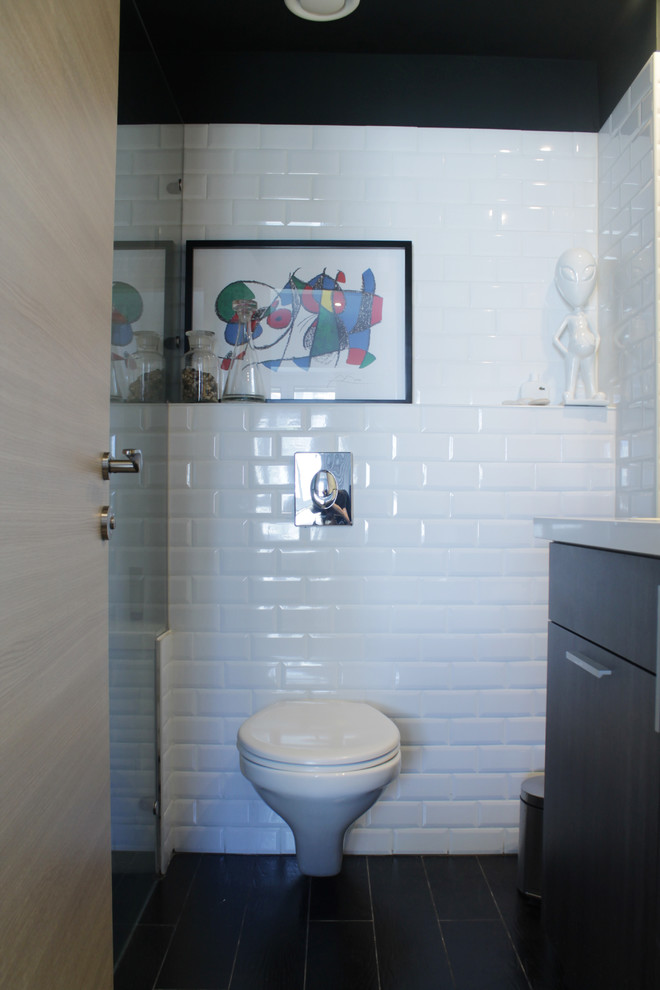 テルアビブにあるコンテンポラリースタイルのおしゃれな浴室の写真