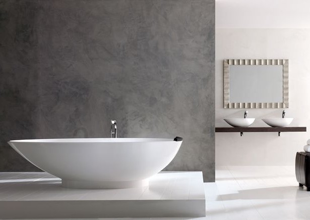 Réalisation d'une salle de bain principale minimaliste de taille moyenne avec un lavabo encastré, une baignoire indépendante, un mur gris et parquet peint.