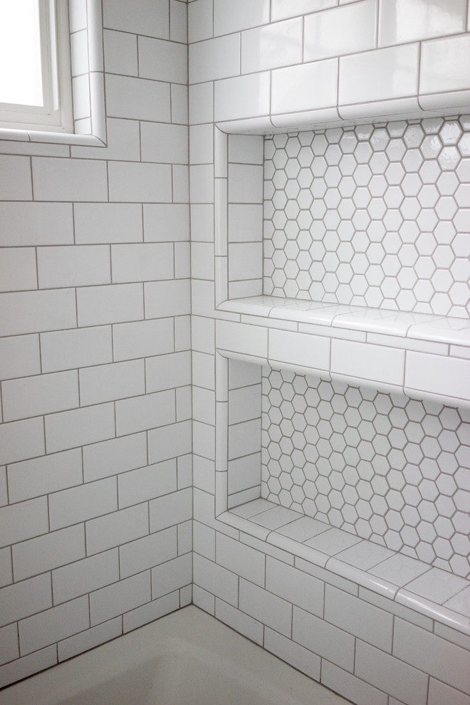 Источник вдохновения для домашнего уюта: ванная комната в стиле неоклассика (современная классика)