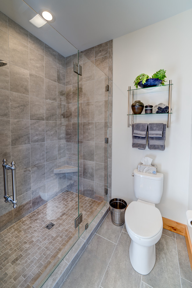 Bathroom - transitional bathroom idea in Bridgeport
