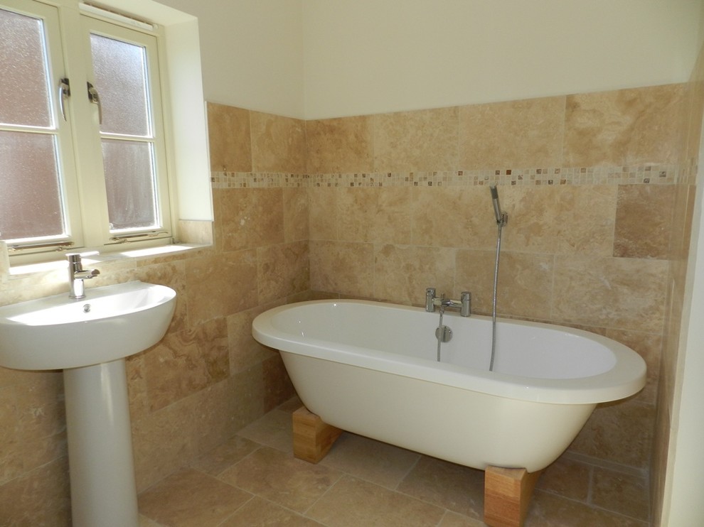 Photo of a contemporary bathroom in Oxfordshire.