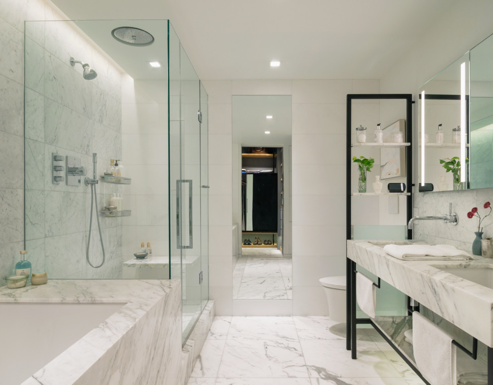 NEW YORK APARTMENT RENOVATION Modern Bathroom New York by Adi