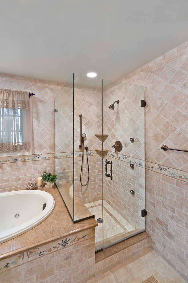 Idee per una stanza da bagno per bambini chic di medie dimensioni con top in granito, vasca da incasso, doccia ad angolo, piastrelle beige, piastrelle in pietra, pareti beige e pavimento in gres porcellanato