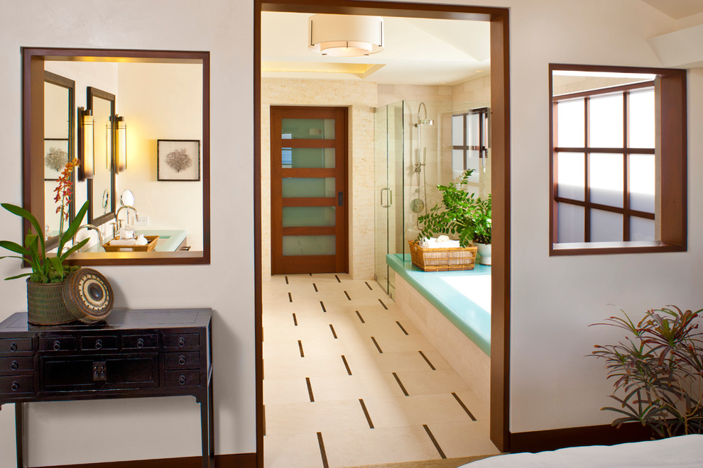 На фото: ванная комната в современном стиле с полновстраиваемой ванной, душем без бортиков и бежевой плиткой с