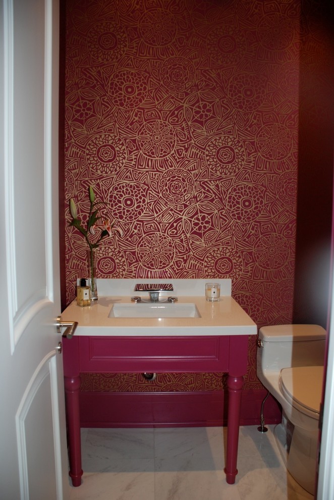 Свежая идея для дизайна: ванная комната в стиле модернизм с разноцветными стенами - отличное фото интерьера