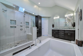 https://st.hzcdn.com/simgs/pictures/bathrooms/nicolle-and-steve-s-master-bathroom-sebring-design-build-img~7851192c06744063_3-1436-1-7af6a3e.jpg