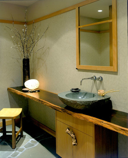 Exemple d'une salle de bain asiatique.