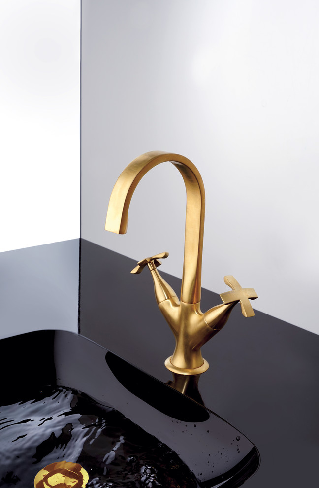 NoCode Brassware Lucrezia collection Bathroom London by NoCode