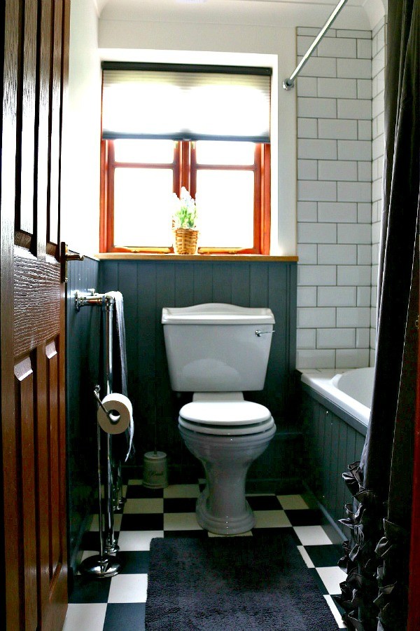 Bild på ett lantligt badrum