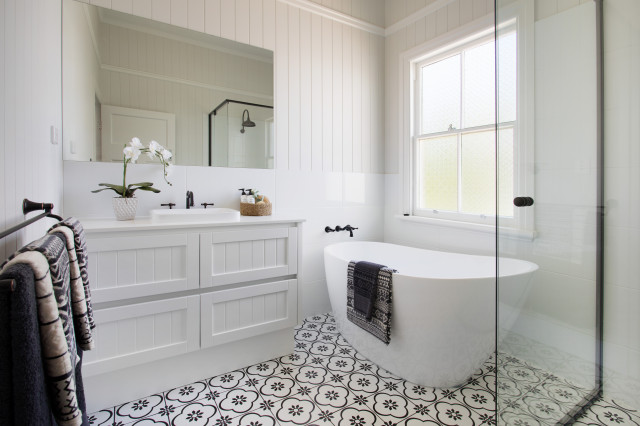 Norman Park Queenslander - Traditional - Bathroom - Brisbane - by ...