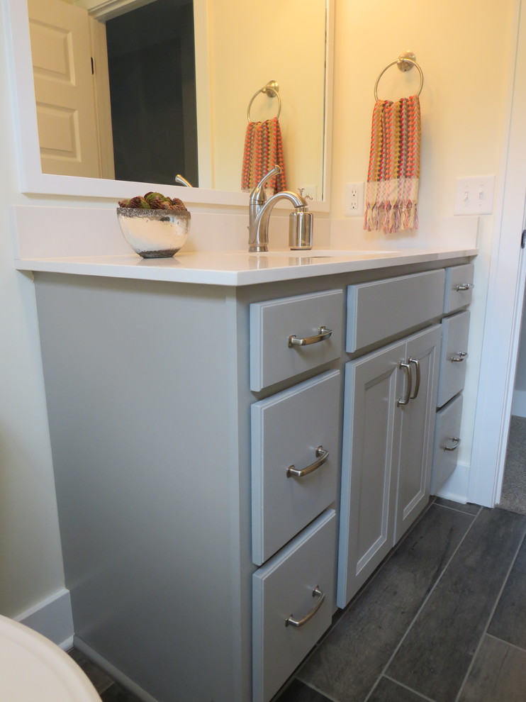 Northeast Farmhouse Remodel - Farmhouse - Bathroom - Grand Rapids - by ...