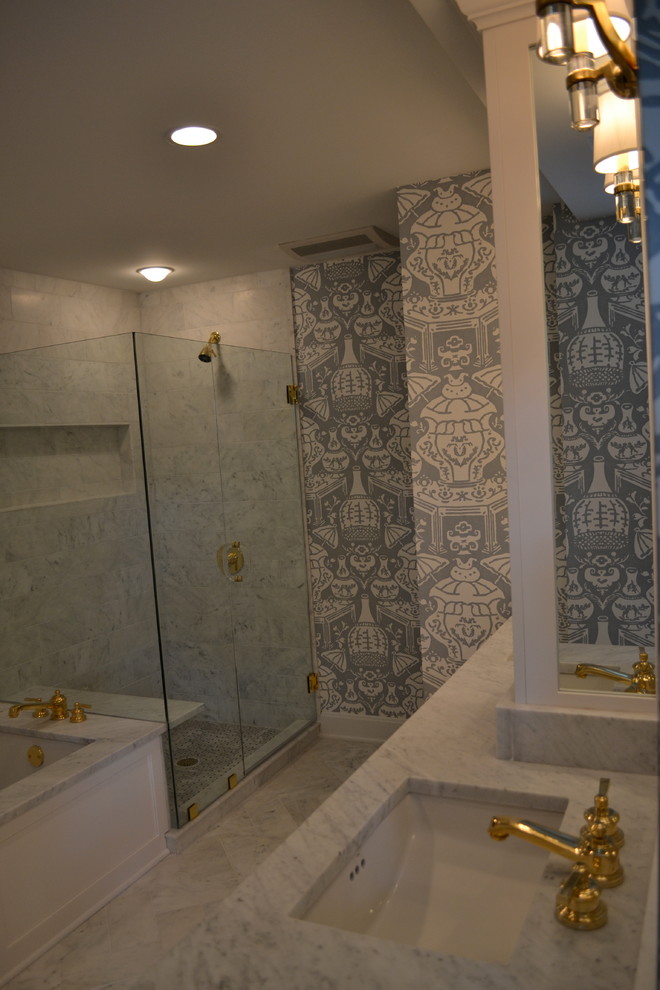 Inspiration för ett mellanstort vintage en-suite badrum, med marmorbänkskiva