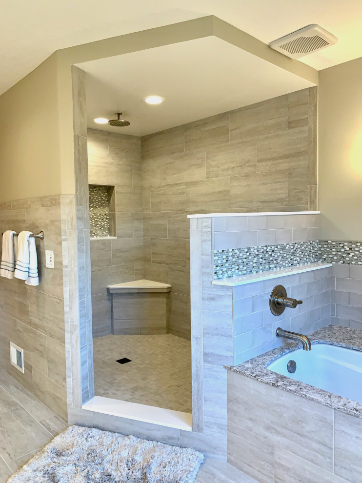 Open shower with corner bench and niche Traditional Bathroom