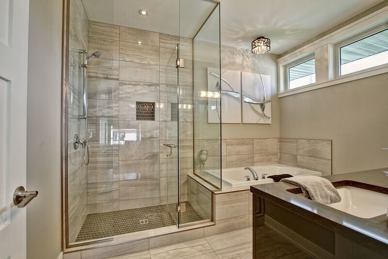 This is an example of a classic bathroom in Toronto.