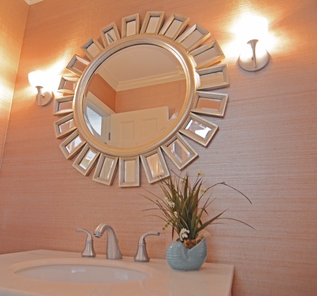 Idéer för ett mellanstort modernt badrum med dusch, med ett undermonterad handfat och orange väggar