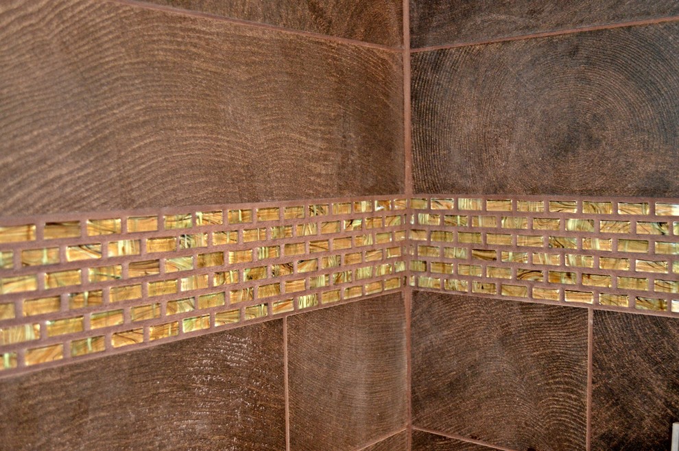 Esempio di una stanza da bagno design di medie dimensioni con pareti verdi e pavimento in gres porcellanato