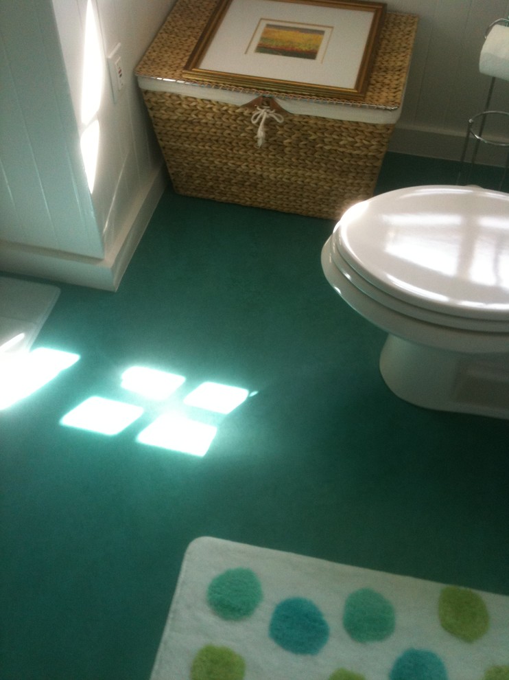 Ispirazione per una stanza da bagno contemporanea con pavimento in linoleum