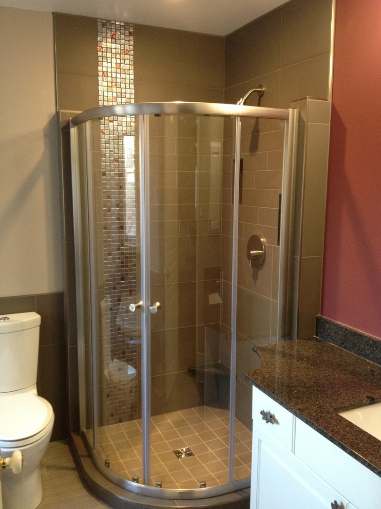 Bathroom - contemporary bathroom idea in Ottawa