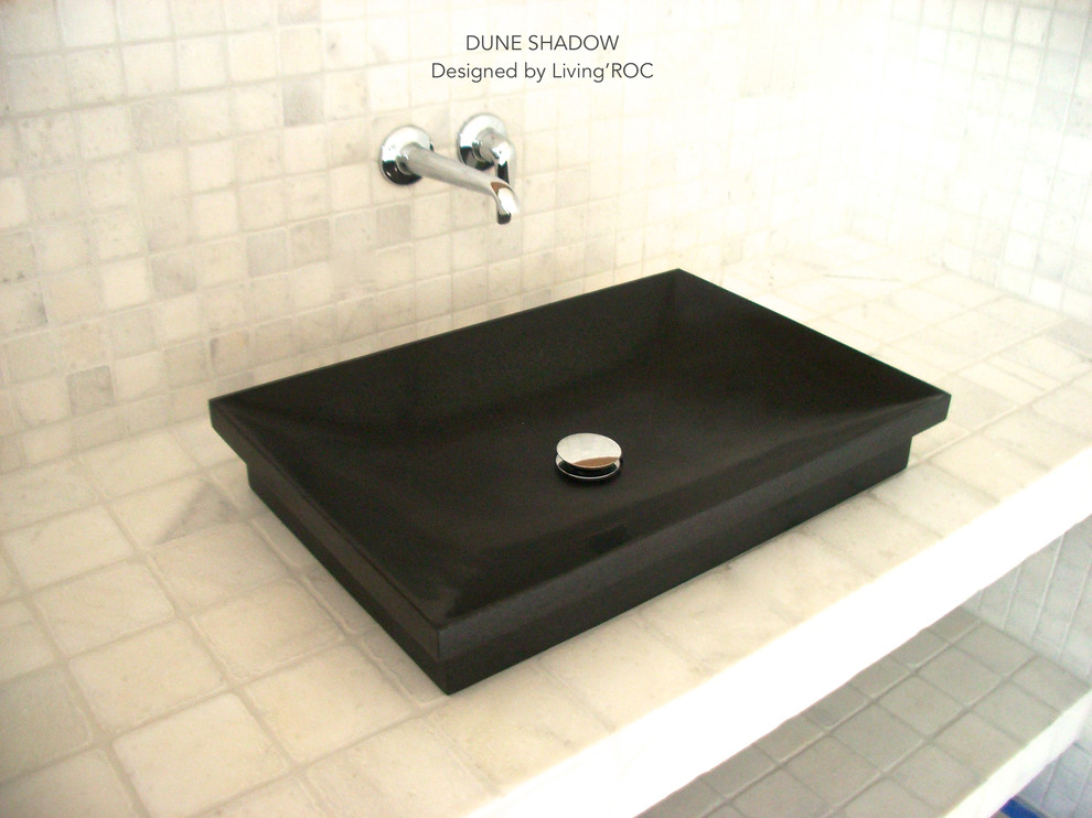Immagine di una stanza da bagno padronale minimal di medie dimensioni con lavabo a bacinella