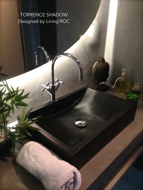 Photo of a medium sized contemporary ensuite bathroom in Other with a vessel sink.