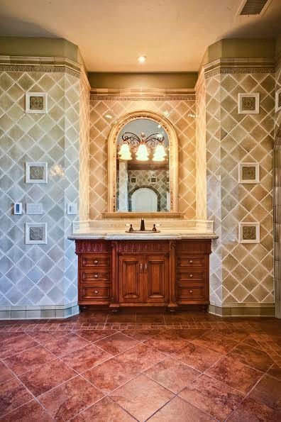 Inspiration for a traditional bathroom in Other.