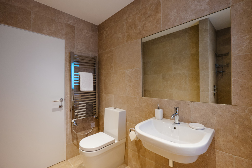 This is an example of a modern bathroom in Cornwall.