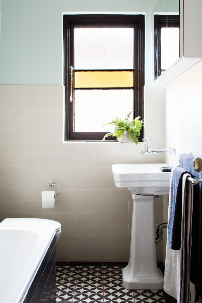 Paddington Apartment Traditional Bathroom Brisbane by Connors
