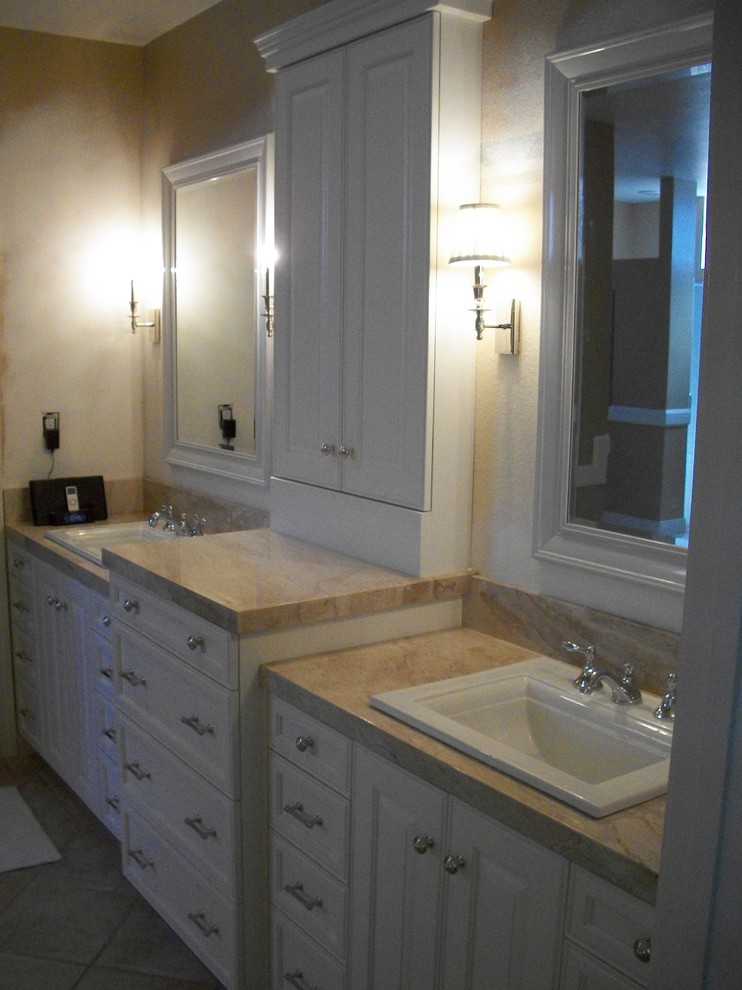 Пример оригинального дизайна: большая главная ванная комната в современном стиле