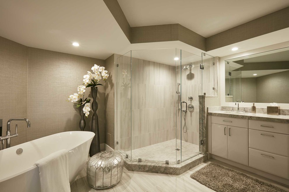 Idéer för ett klassiskt en-suite badrum
