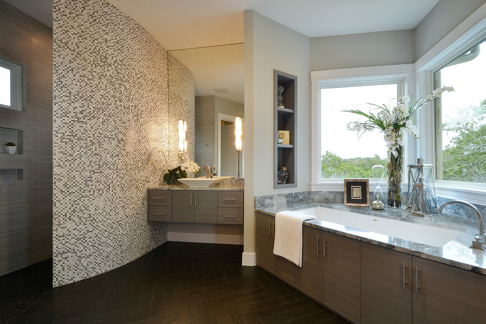 オースティンにあるコンテンポラリースタイルのおしゃれな浴室 (ベッセル式洗面器) の写真