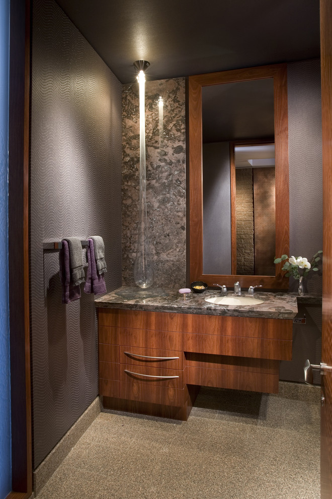 This is an example of a contemporary bathroom in Phoenix.