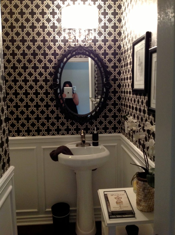 Inspiration for a victorian cloakroom in Orange County.
