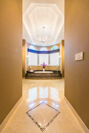Inspiration for a timeless bathroom remodel in Miami