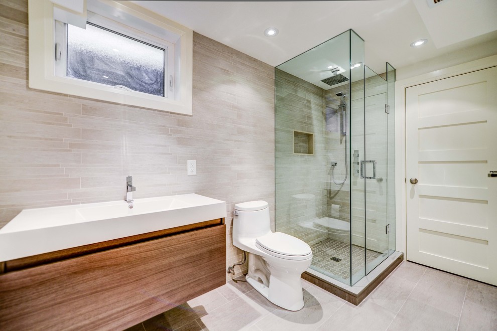 Example of a trendy bathroom design in Toronto