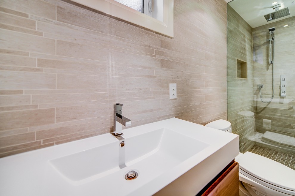 Inspiration for a modern bathroom remodel in Toronto