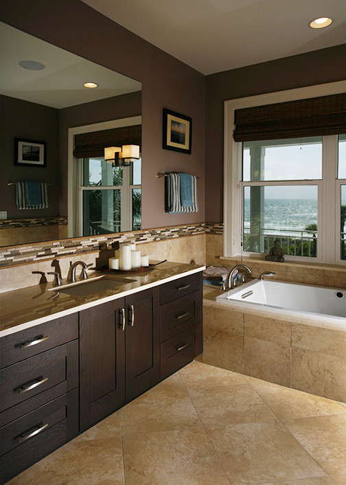 Bathroom - contemporary bathroom idea in Tampa