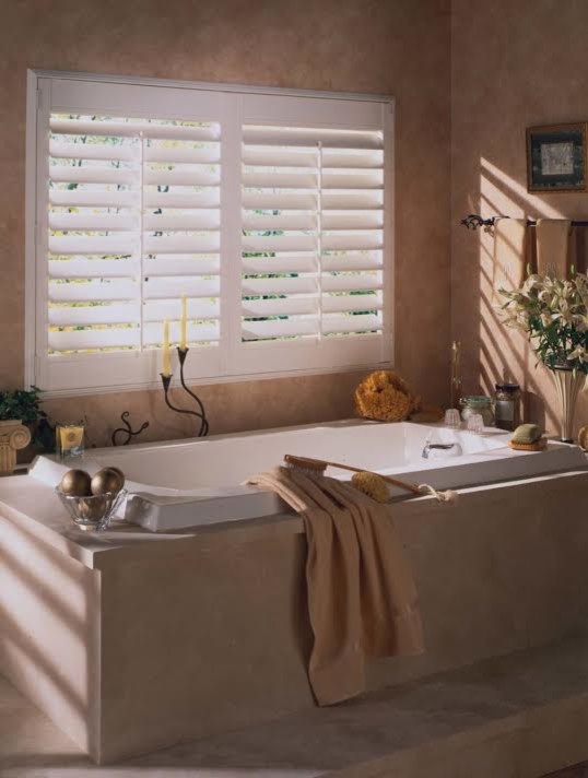 Design ideas for a medium sized traditional ensuite bathroom in San Luis Obispo with a built-in bath and beige walls.
