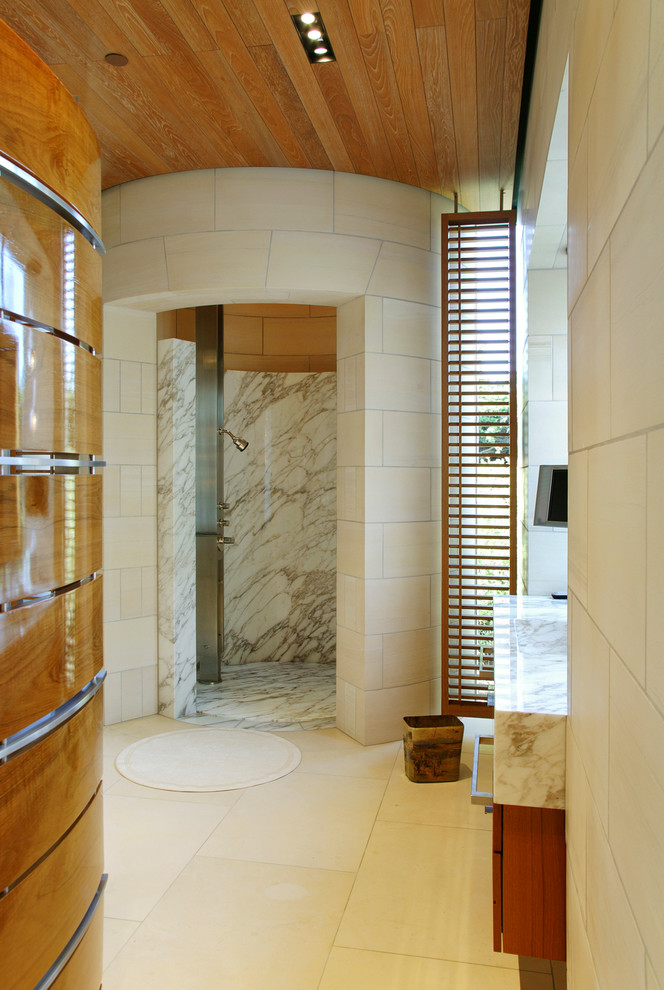 Свежая идея для дизайна: ванная комната в современном стиле с плиткой кабанчик - отличное фото интерьера