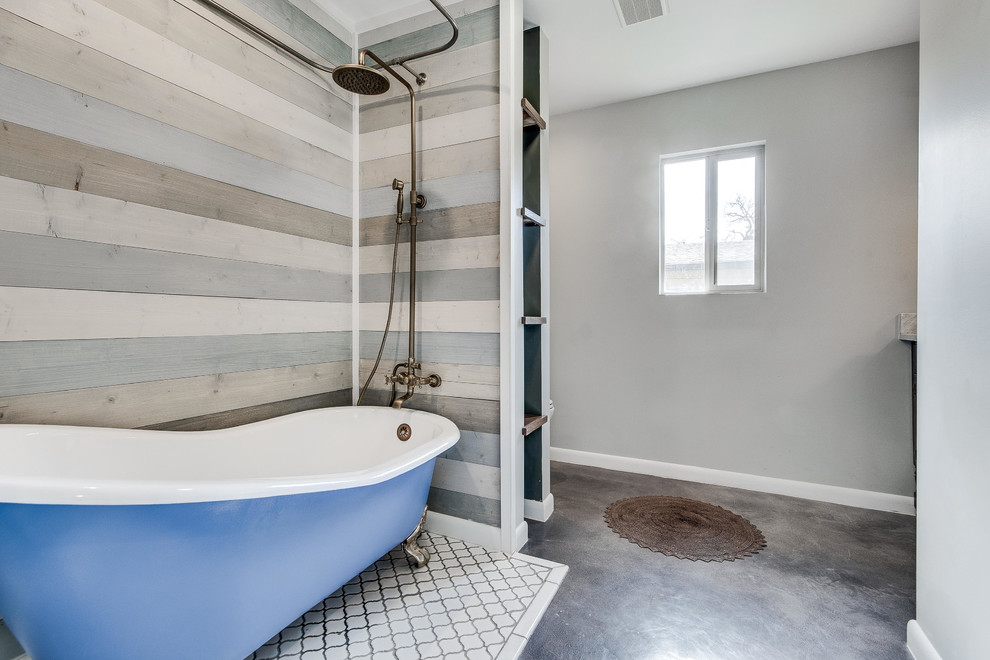 This is an example of a midcentury bathroom in Austin.