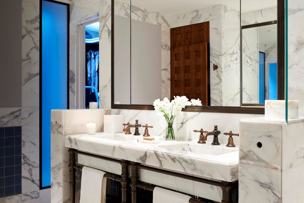 Inspiration for a transitional bathroom remodel in London