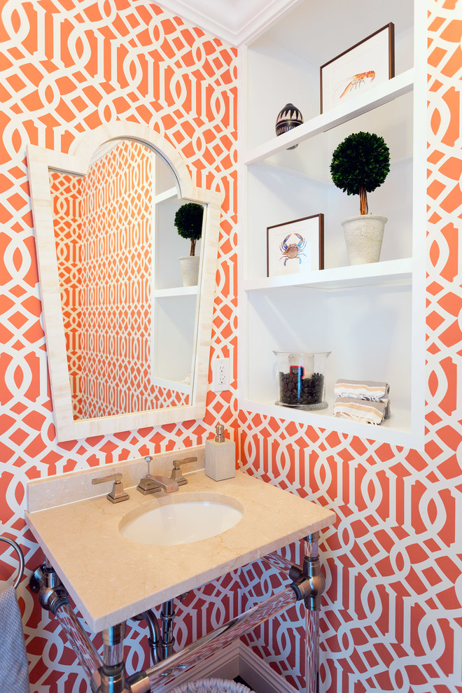 Стильный дизайн: огромная ванная комната в современном стиле с оранжевыми стенами - последний тренд