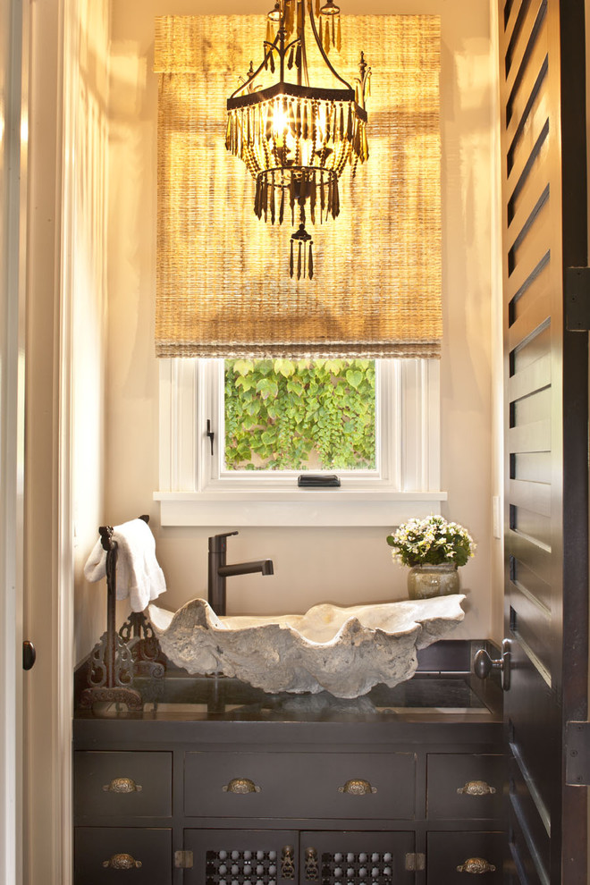 Inspiration for an eclectic bathroom remodel in Los Angeles with a vessel sink