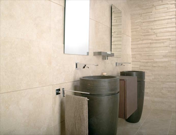 Inspiration for a contemporary bathroom remodel in Las Vegas