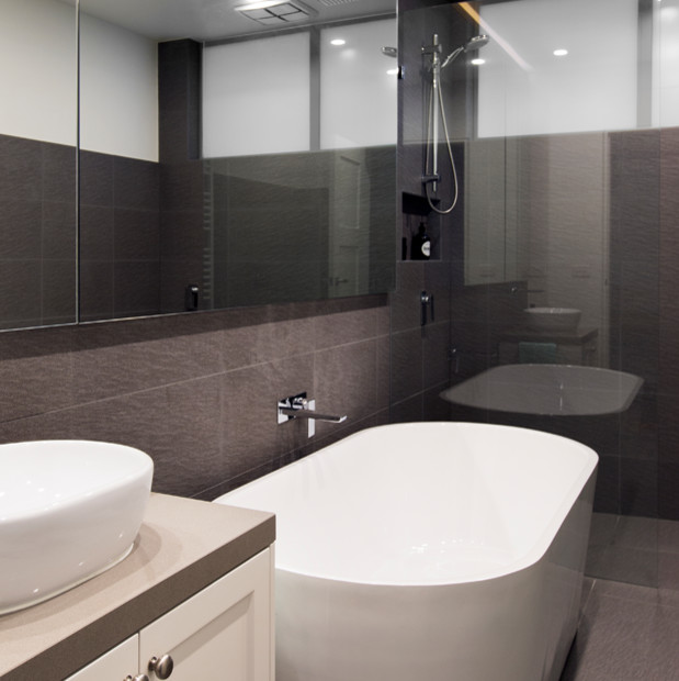 メルボルンにある小さなコンテンポラリースタイルのおしゃれな浴室の写真