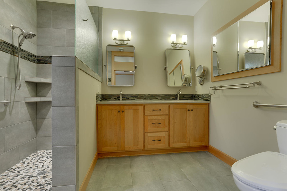 Inspiration for a large classic ensuite bathroom in Portland with a built-in shower.