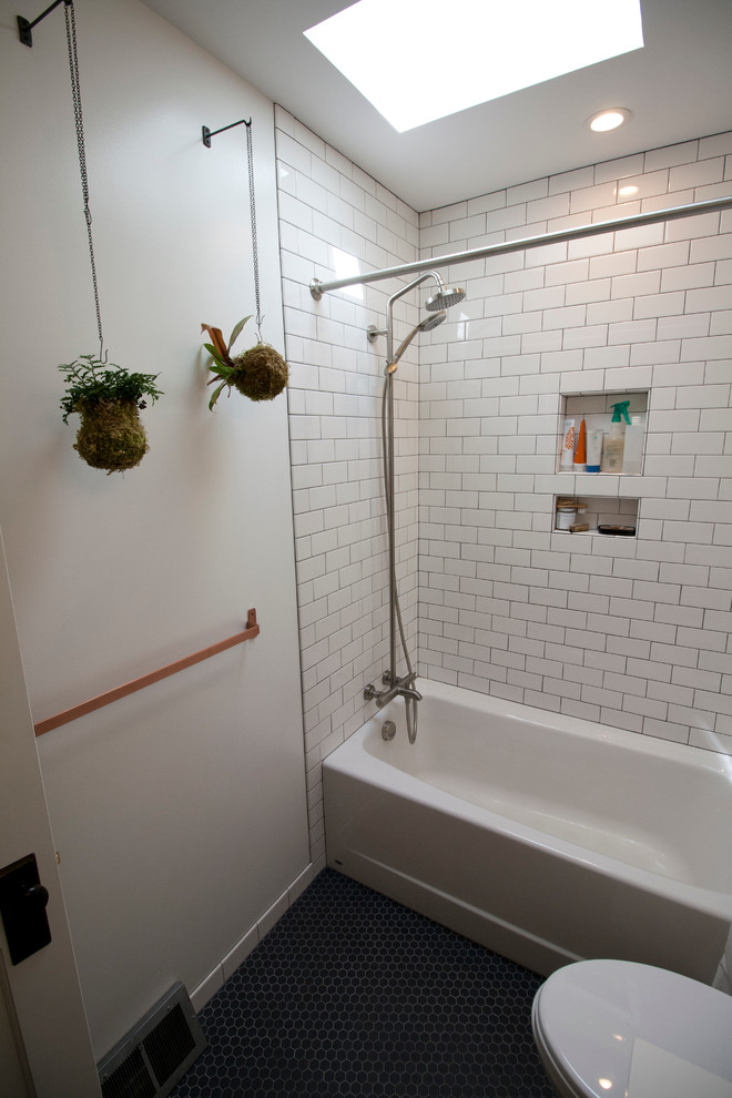 This is an example of a small traditional ensuite bathroom in Portland.