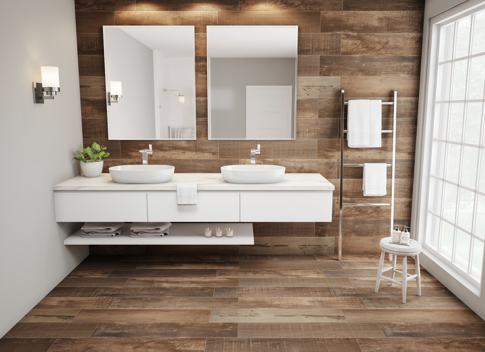 На фото: ванная комната в стиле рустика с коричневой плиткой, керамической плиткой, коричневыми стенами, полом из керамической плитки, столешницей из плитки, коричневым полом и белой столешницей с