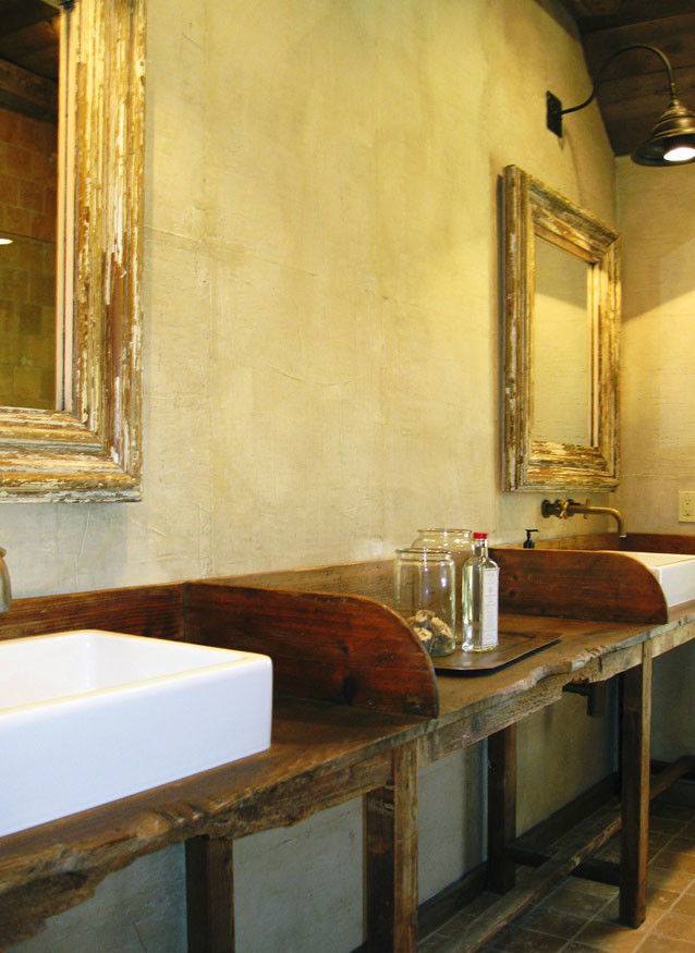 Photo of a rustic bathroom in Dallas.