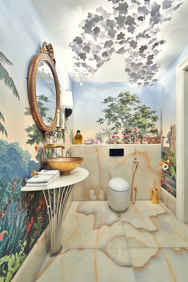 Идея дизайна: маленькая ванная комната в стиле фьюжн с плиткой из листового камня для на участке и в саду